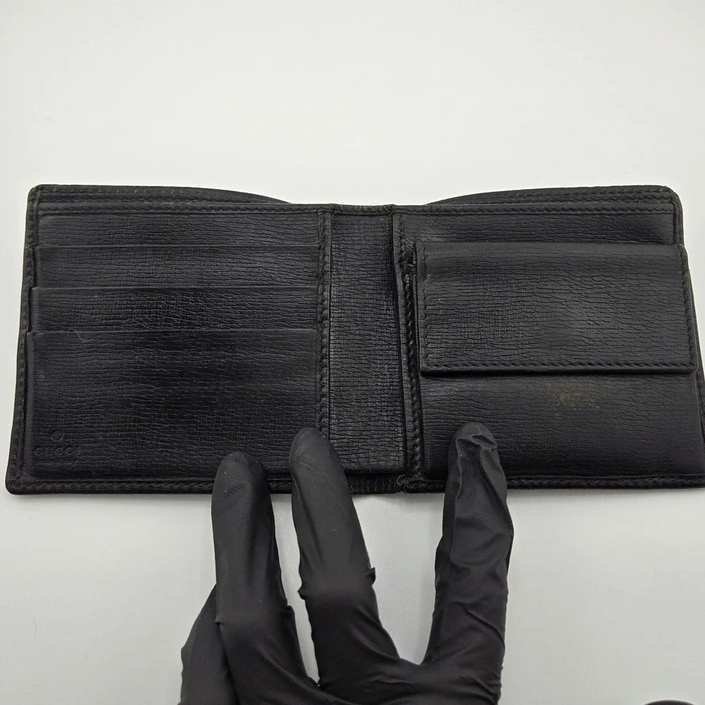 Gucci *dry cracks